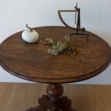 Ancienne table basse antique.