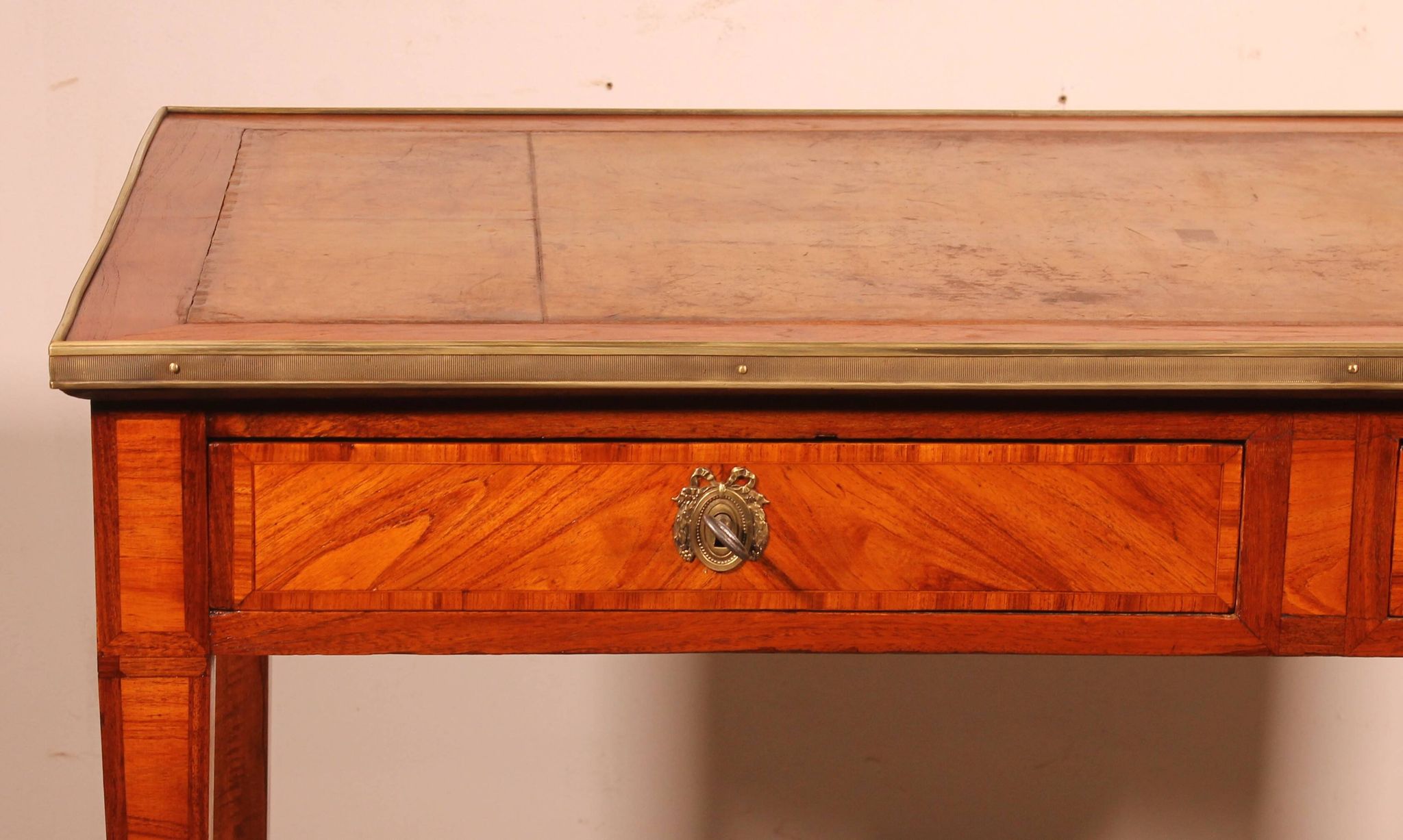Louis XVI Period Marquetry Desk - 18th Century