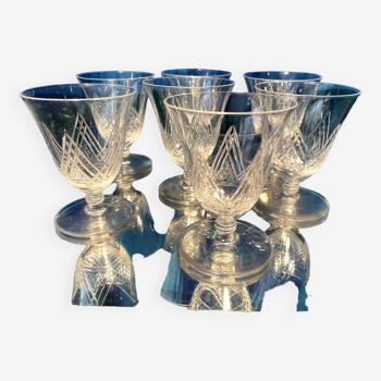 Suite de 7 verres à liqueur en cristal St Louis modèle Art Déco Vosges