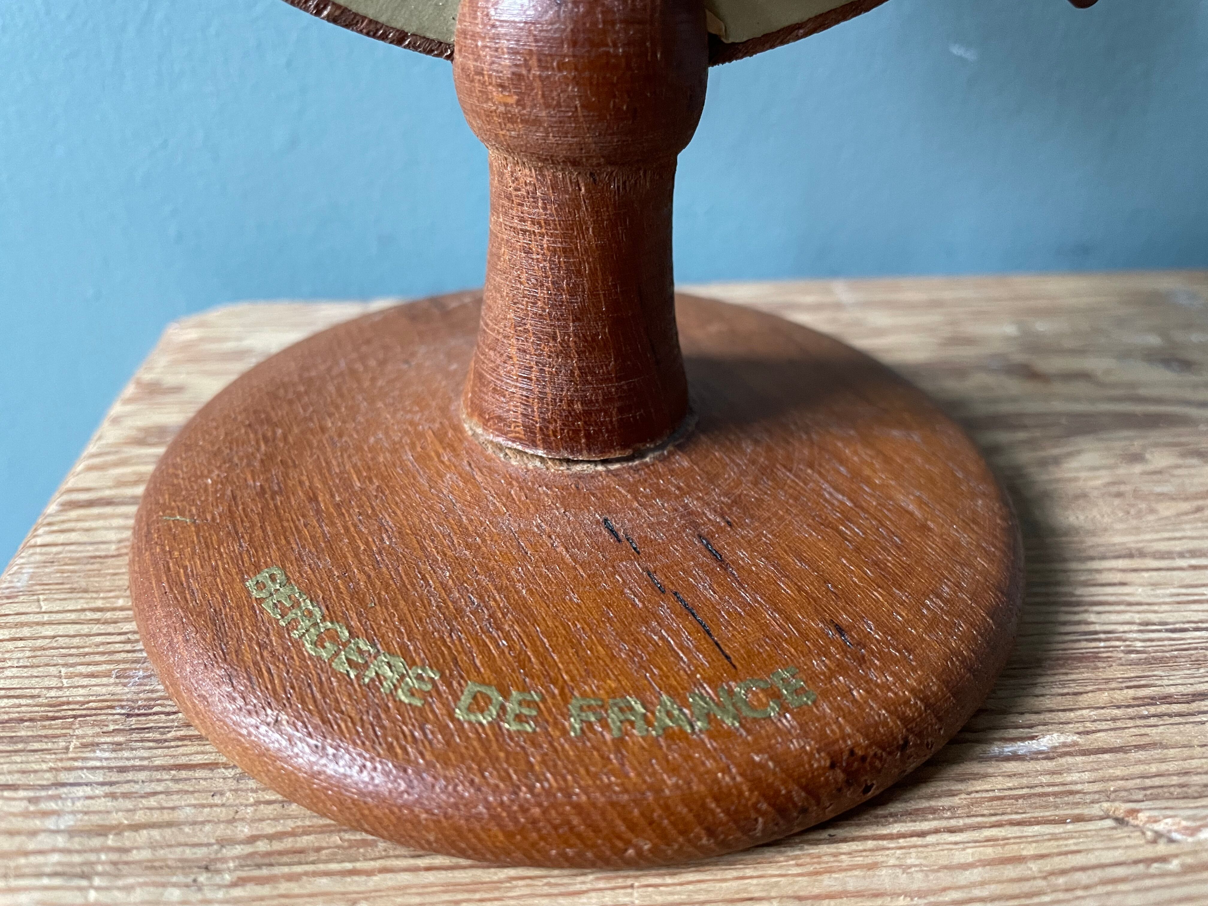 Globe terrestre « Bergère de France »