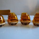 Set of 8 amber glasses & vintage rattan 1970