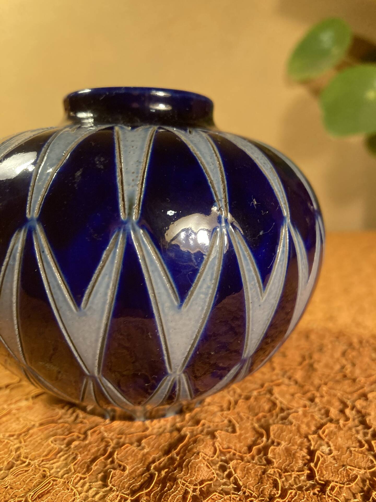 Miniature round vase Art Deco Hubert Krumeich