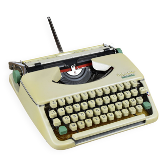 Olympia Splendid 66 Typewriter