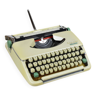 Machine à écrire Olympia Splendid 66