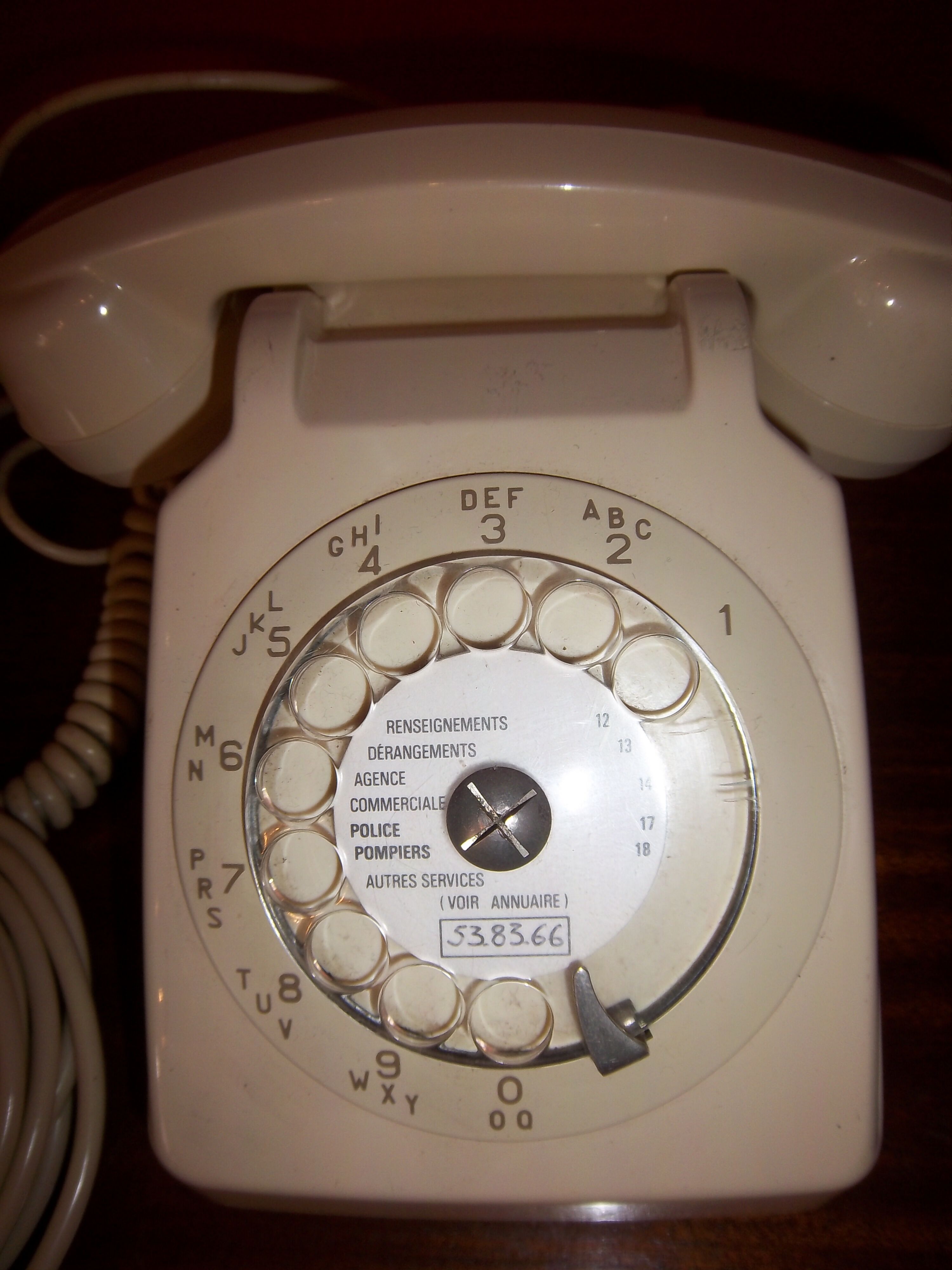 Beige phone from the 1970s