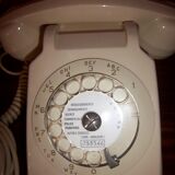 Beige phone from the 1970s