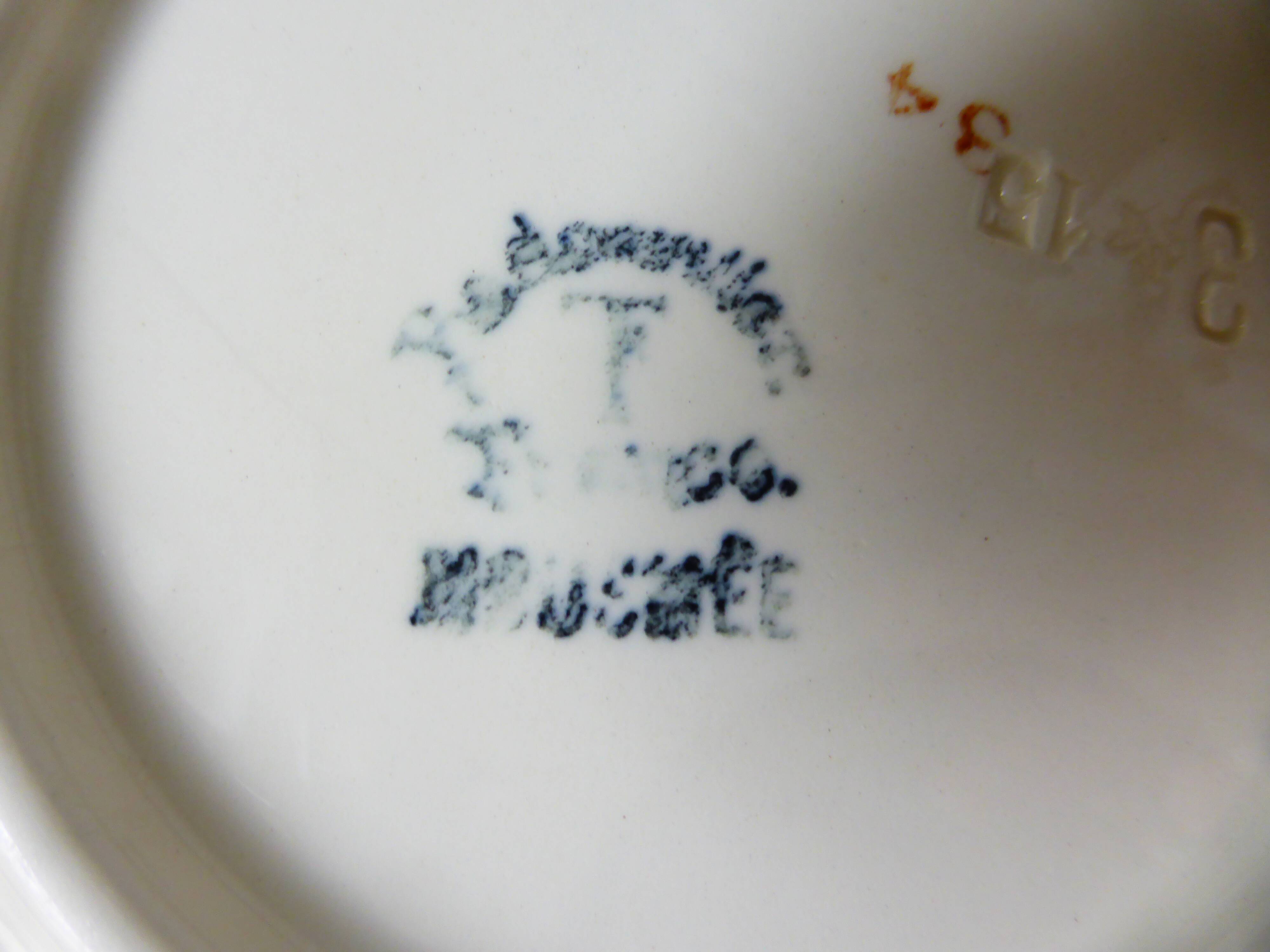 Badonviller round cap serving dish model Mousmee 221036