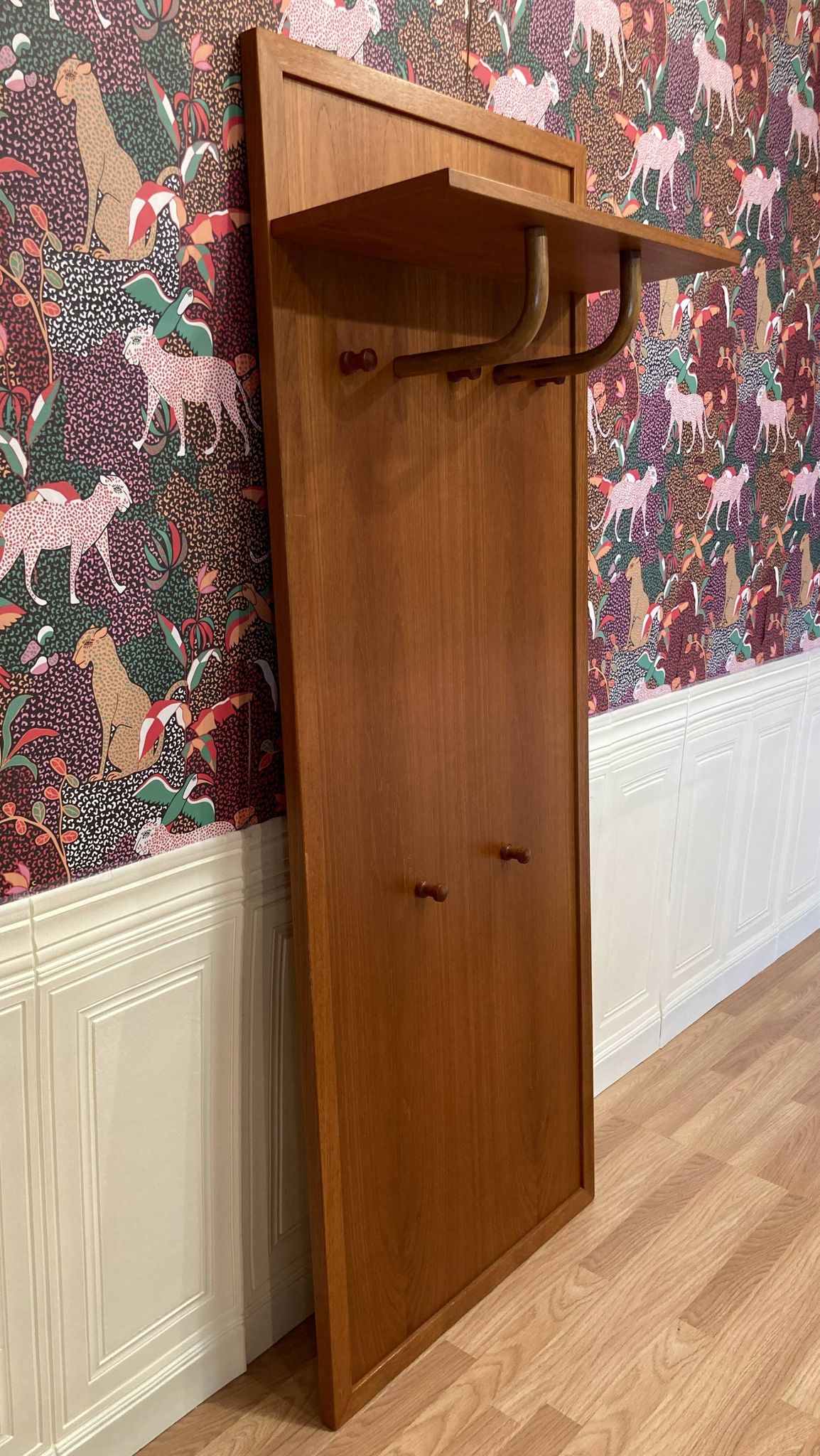 Grand rangement suspendu design scandinave 1960.