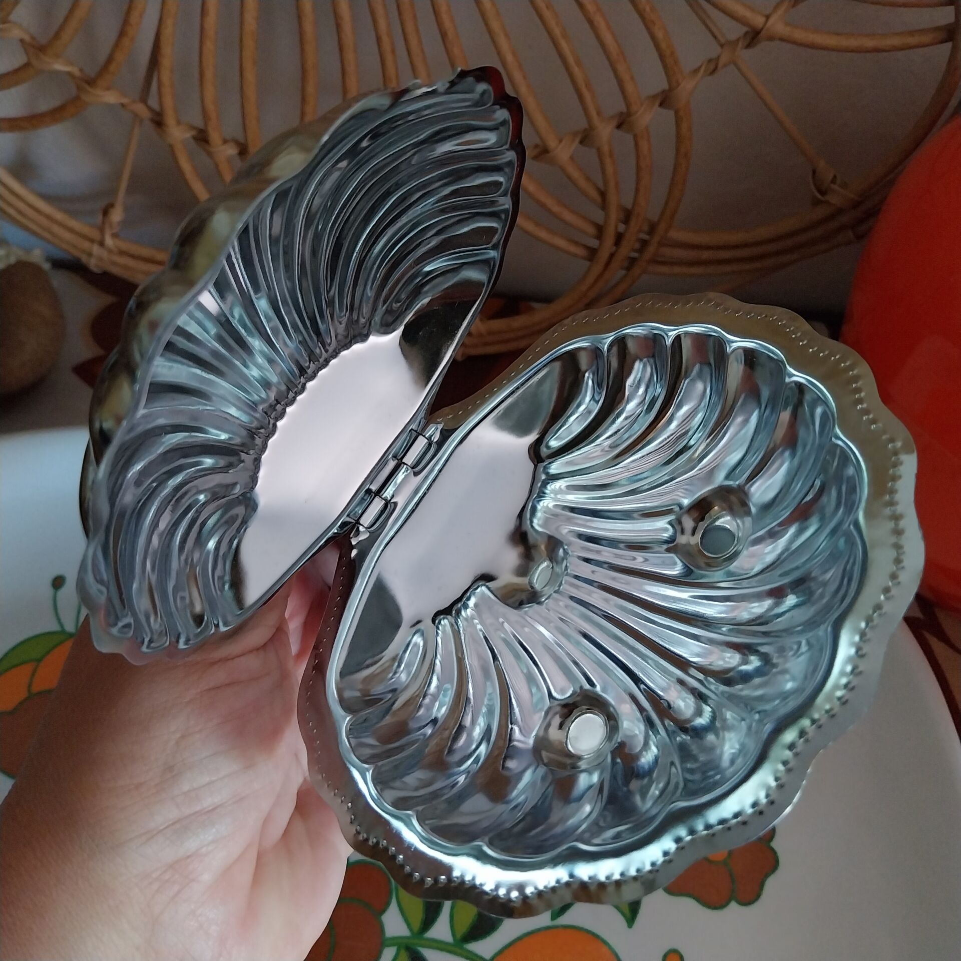 Vintage scallop shell butter dish