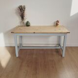 Farm table