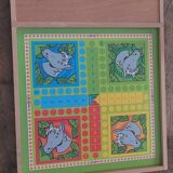 Game of the eye and little wooden horses