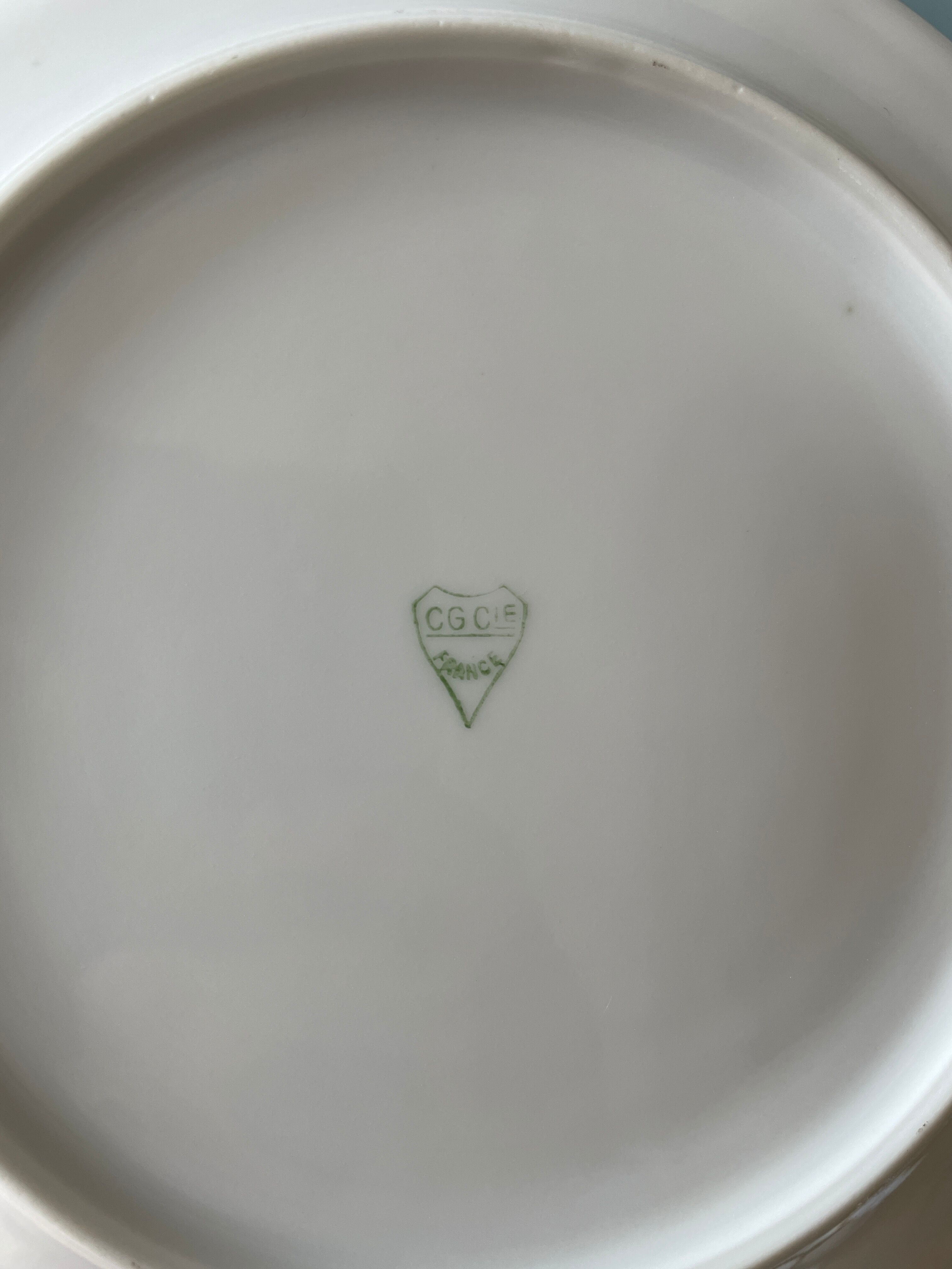 Series of 11 antique dessert plates in Vierzon porcelain