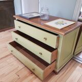 Retro chest of drawers in its juice