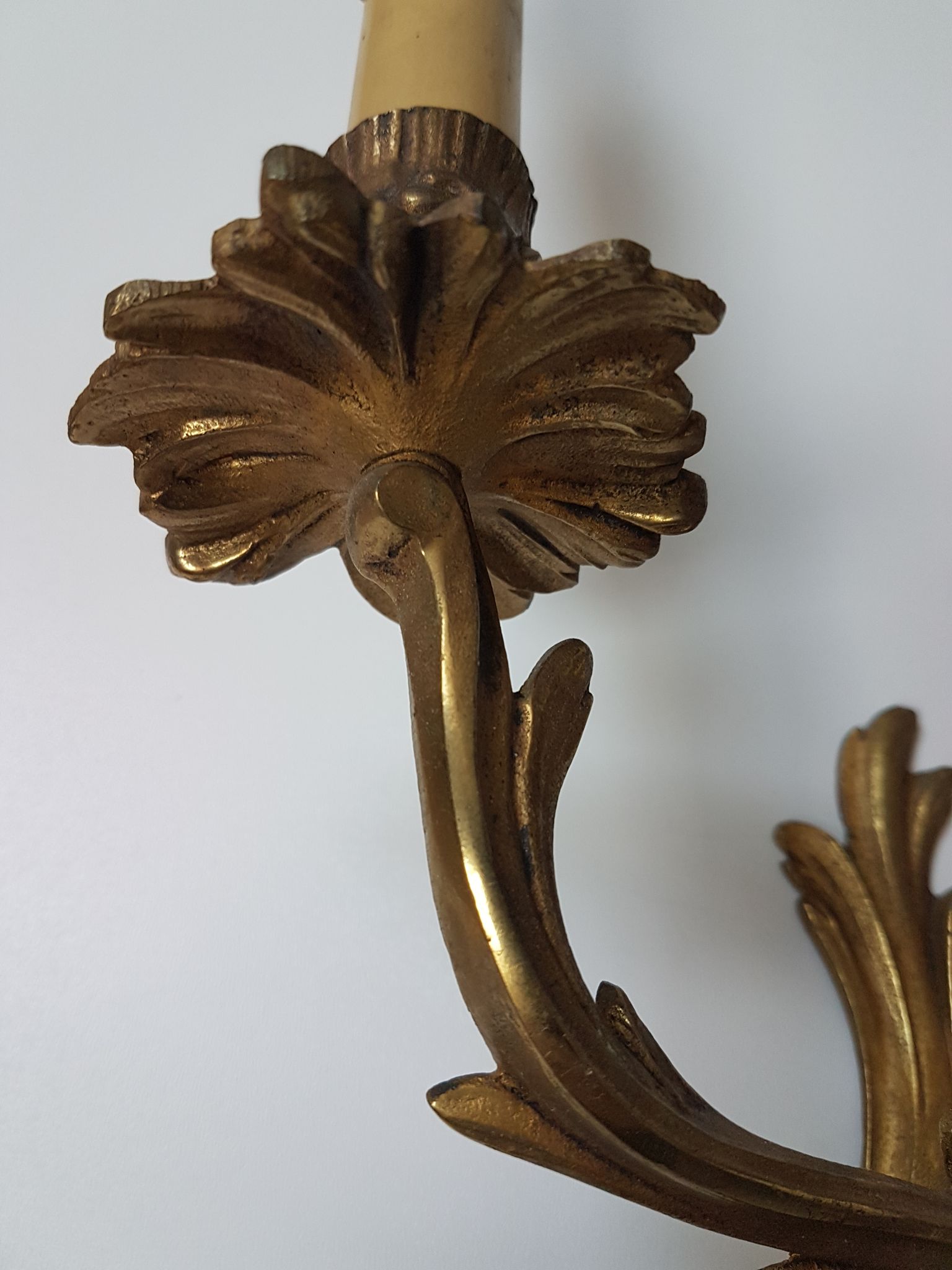 Trio of old bronze wall lights - Louis XV style - 2 lights