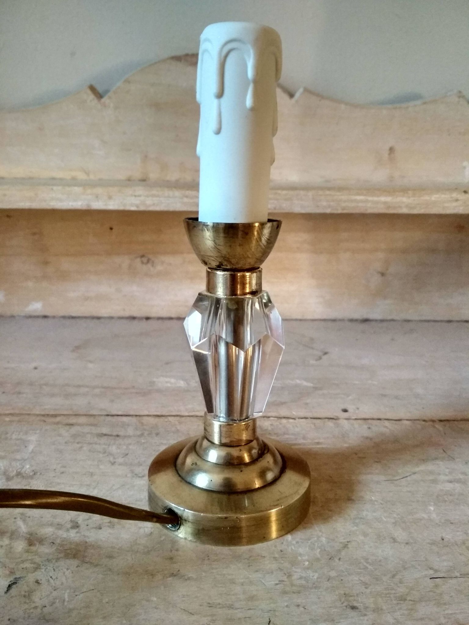 Petite lampe de chevet années 40 - pied en verre taillé et laiton
