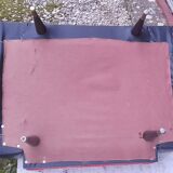 Fauteuil skaï noir et fourrure rouge