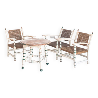 Ensemble de fauteuils vintage en bois et corde tressée avec une table assortie. Espagne, années 60