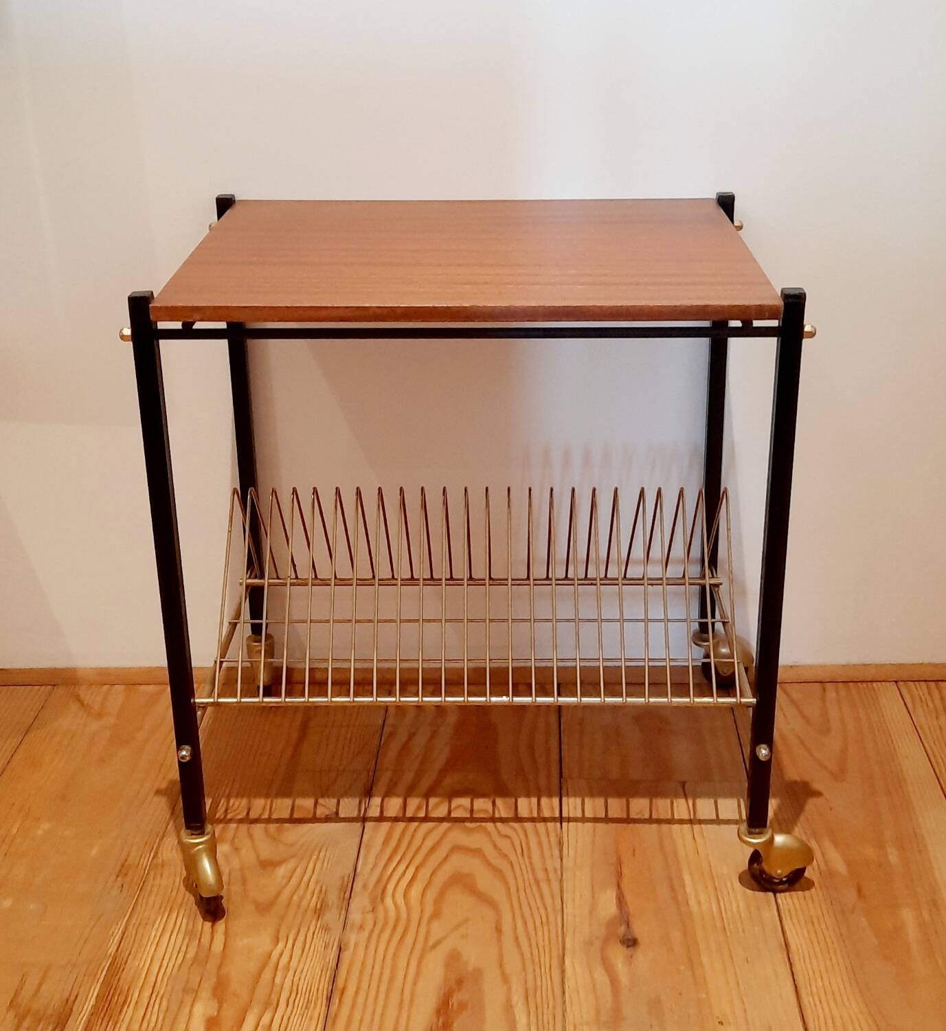 Vinyl turntable furniture