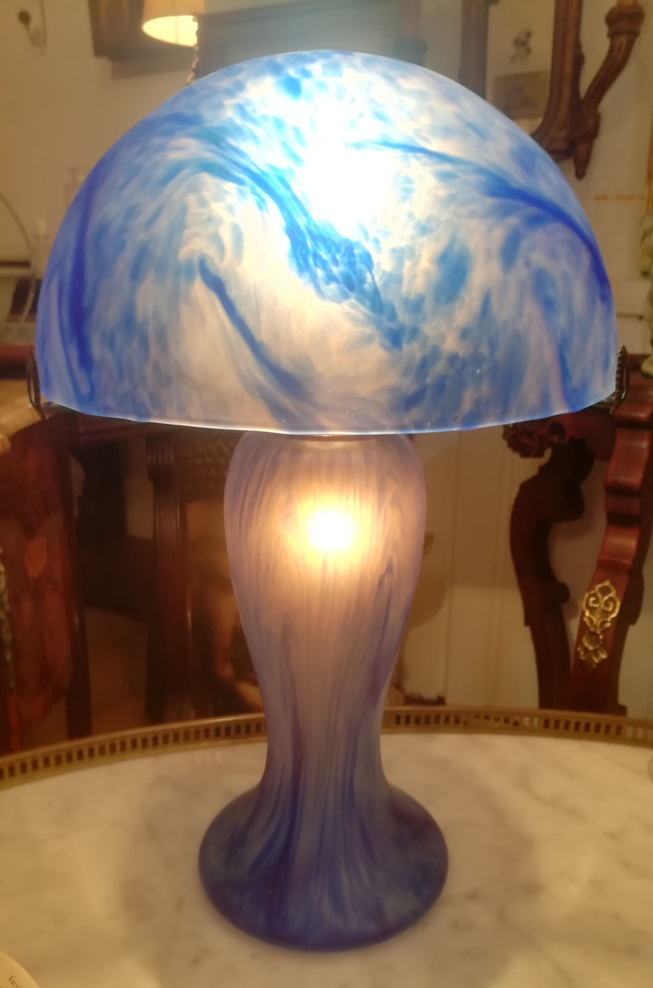 Mushroom lamp in glass paste