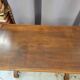 Serving table with mechanism
