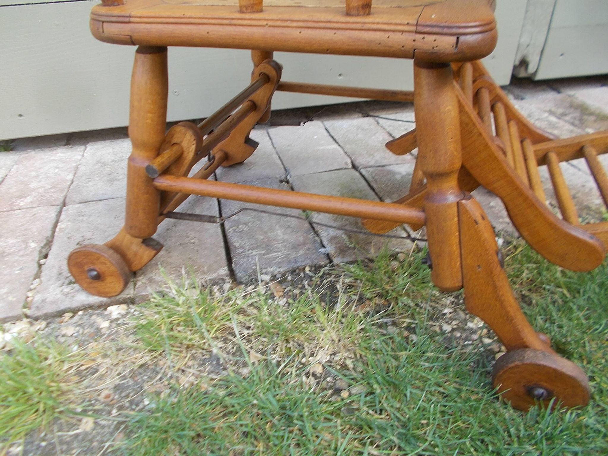 Ancienne chaise haute pour enfant Luterma