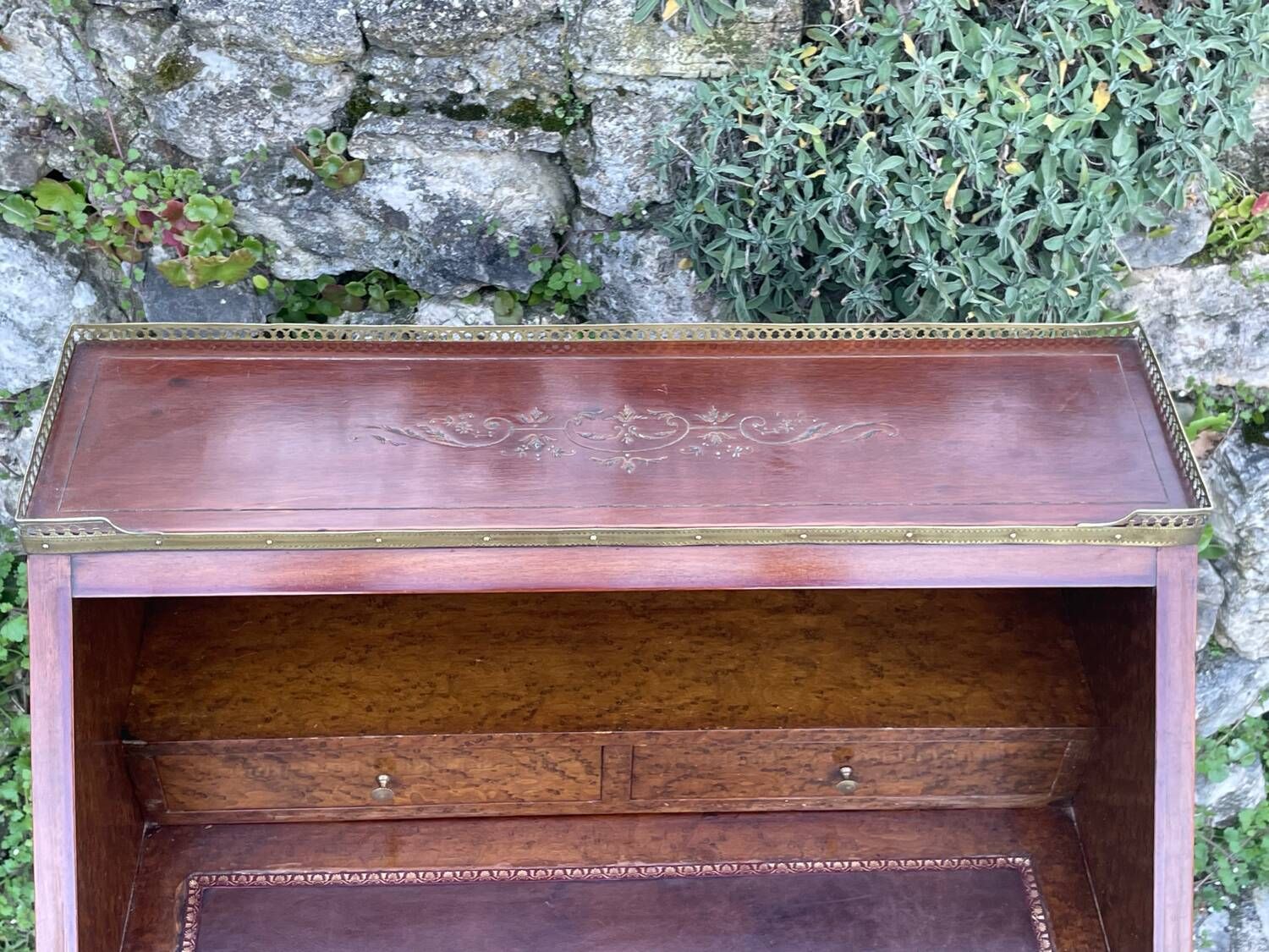 Small lady's secretary in mahogany and gilded brass from the Napoleon III period.