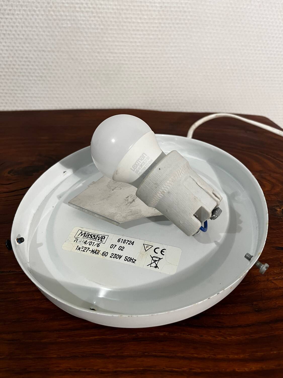 Chiseled glass pendant ceiling light