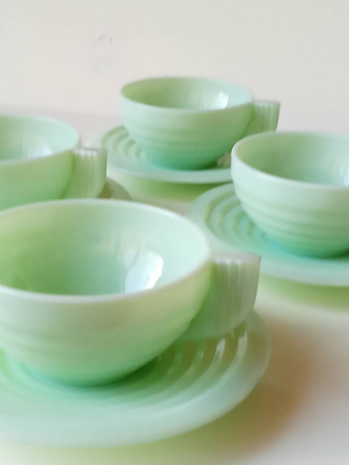 Art-deco opaline cups