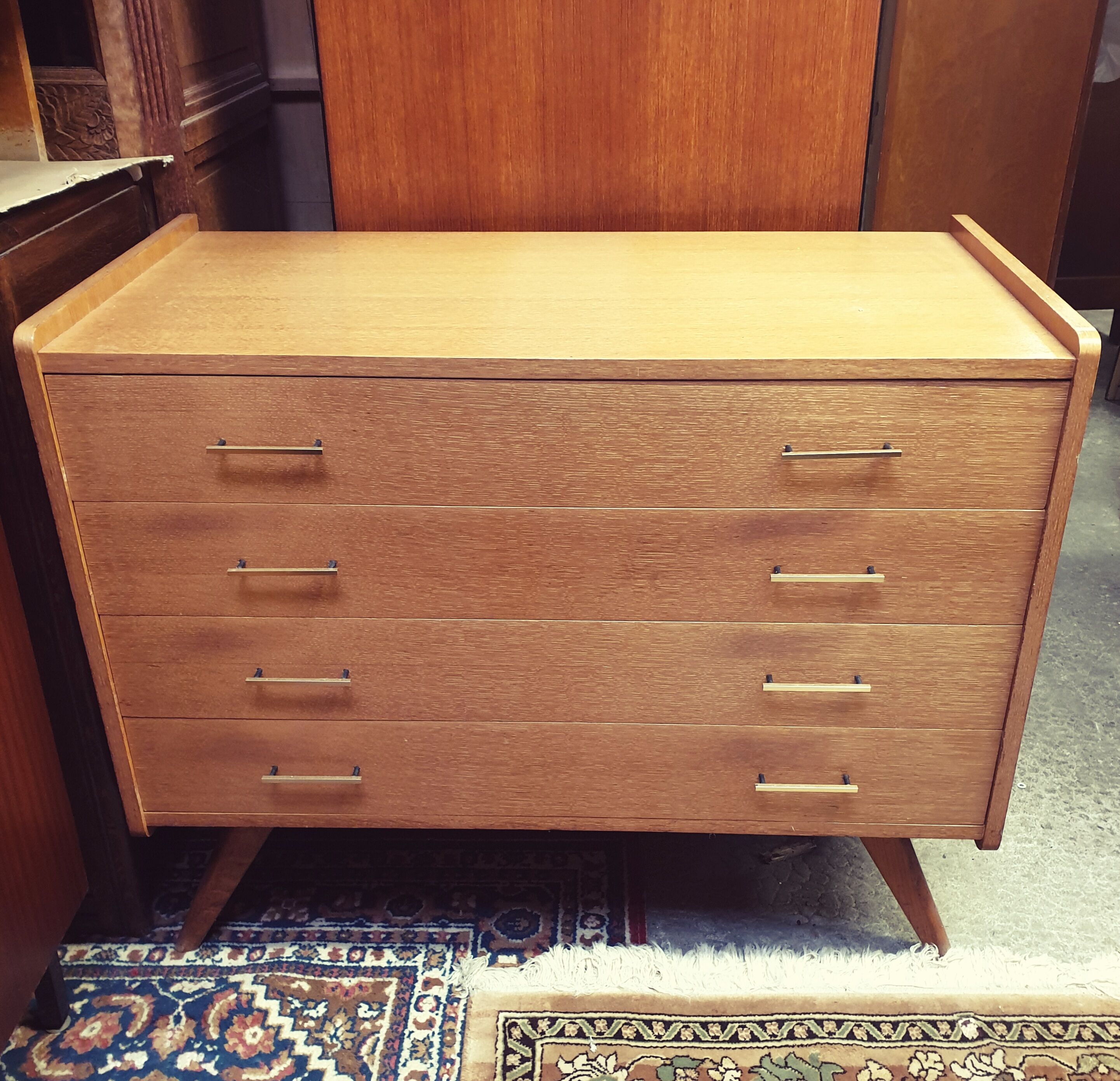 Commode scandinave vintage pieds compas