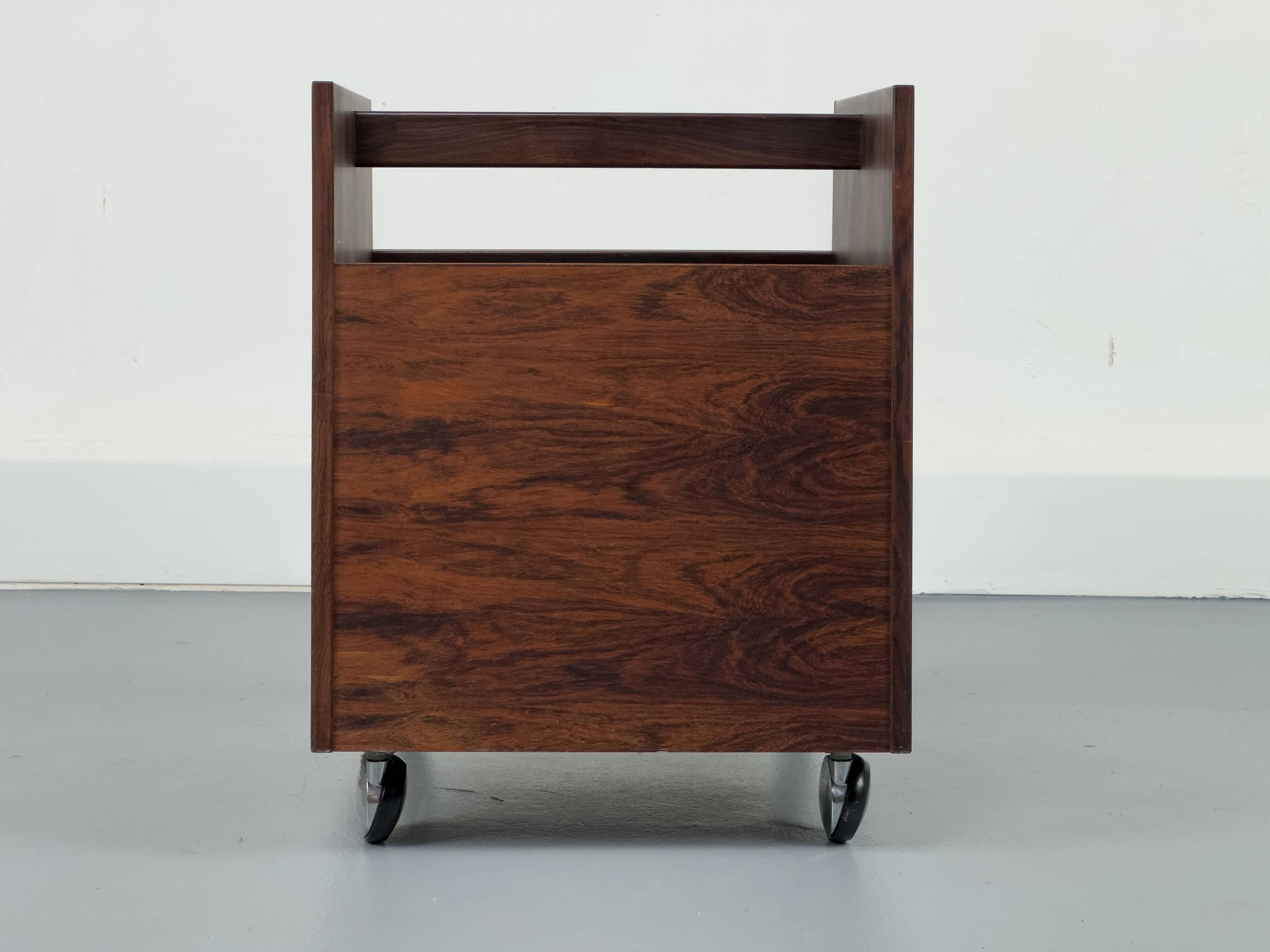 Chariot pour disques vinyles ou magazines du milieu du siècle par Bruksbo