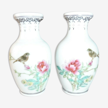 Pair of old vases, bird decoration, Chinese signature