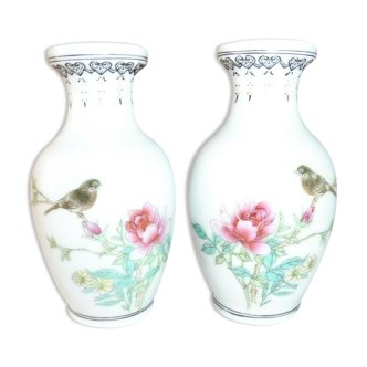 Pair of old vases, bird decoration, Chinese signature