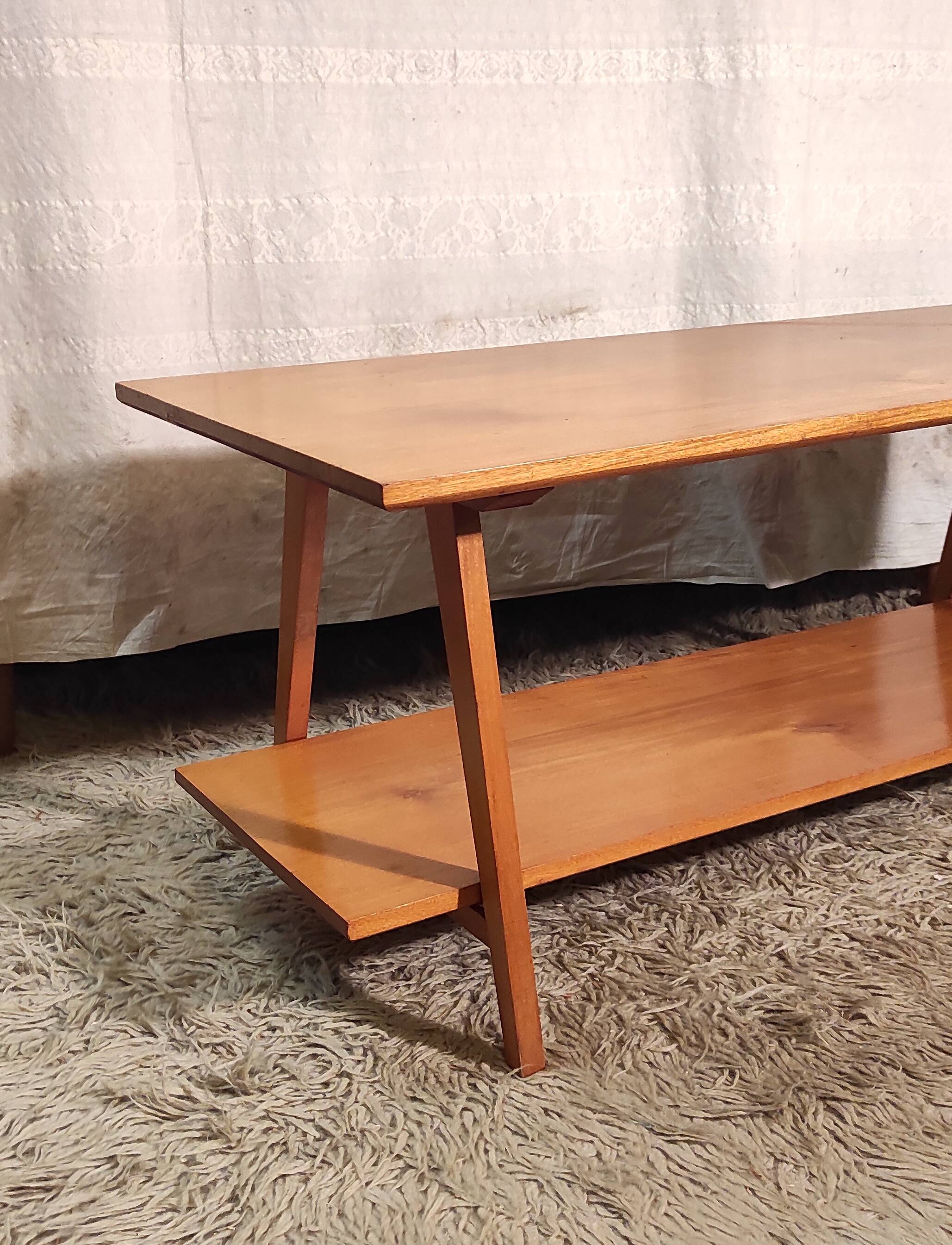 Solid wood coffee table with tapered legs - mid 20th century.