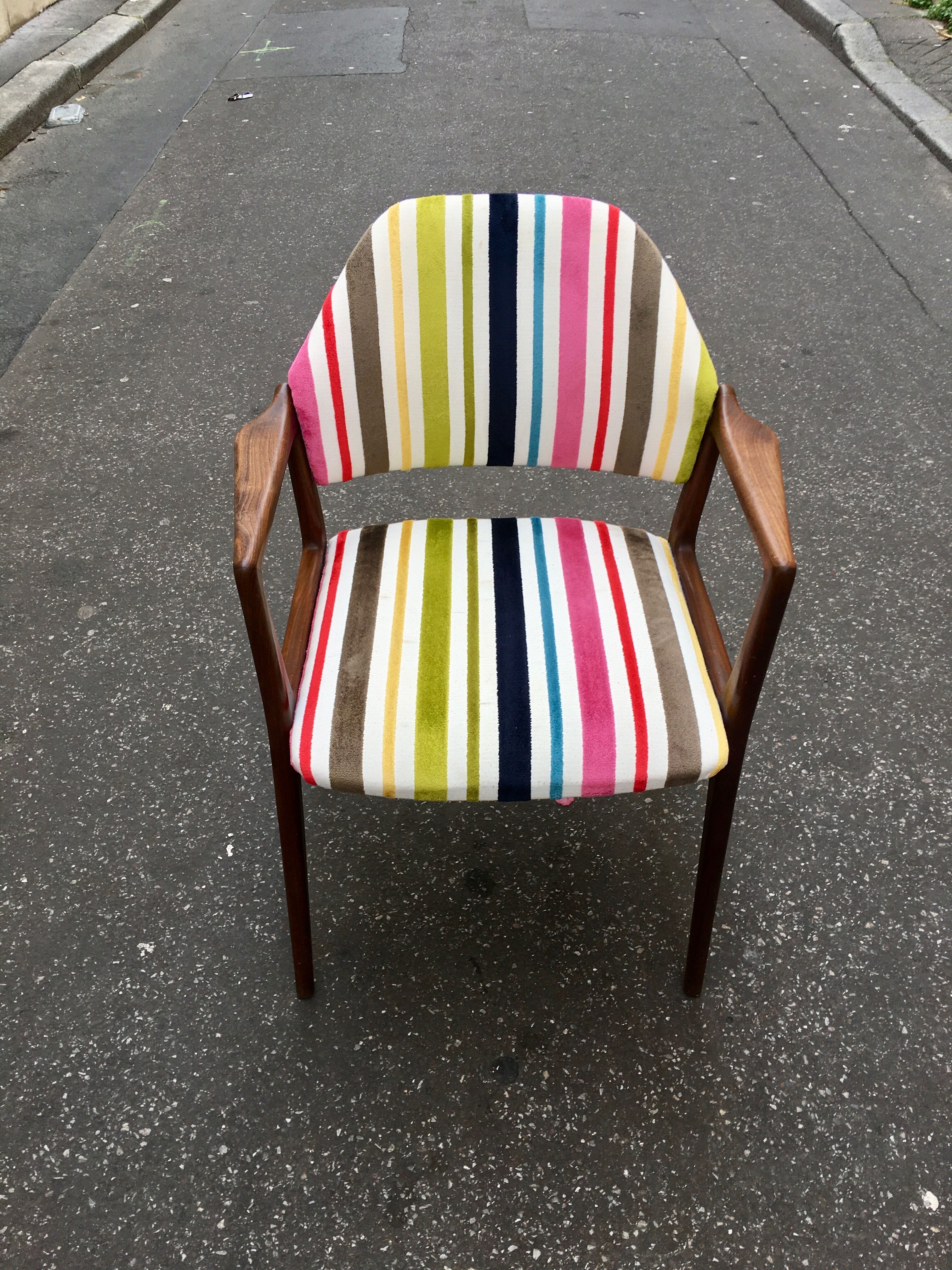 Scandinavian chair in solid teak with Nobilis fabric
