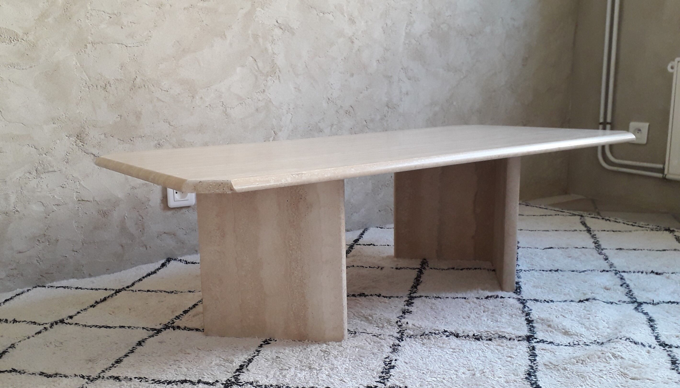 Coffee table in travertine