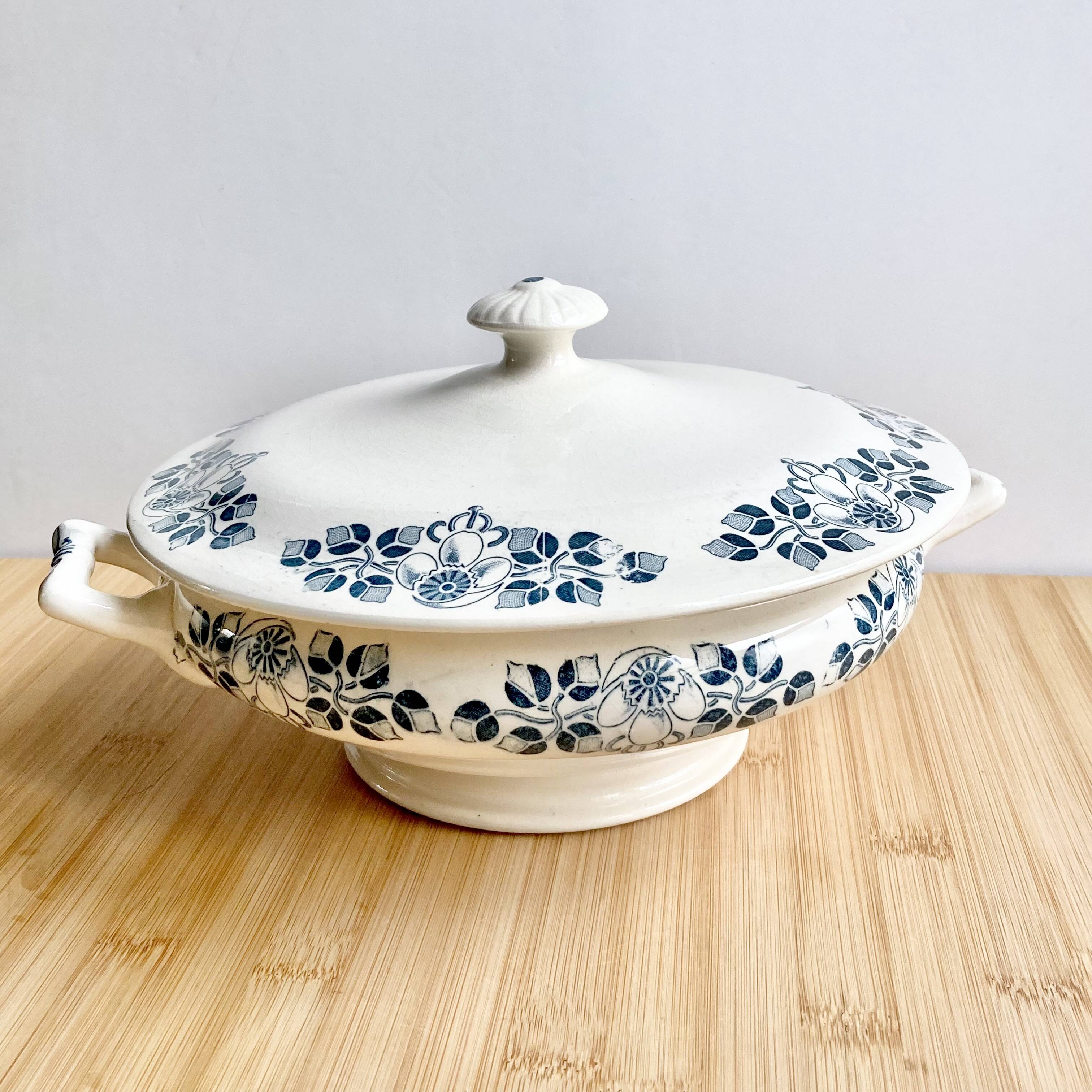 Longchamp iron earth tureen / vegetable bowl