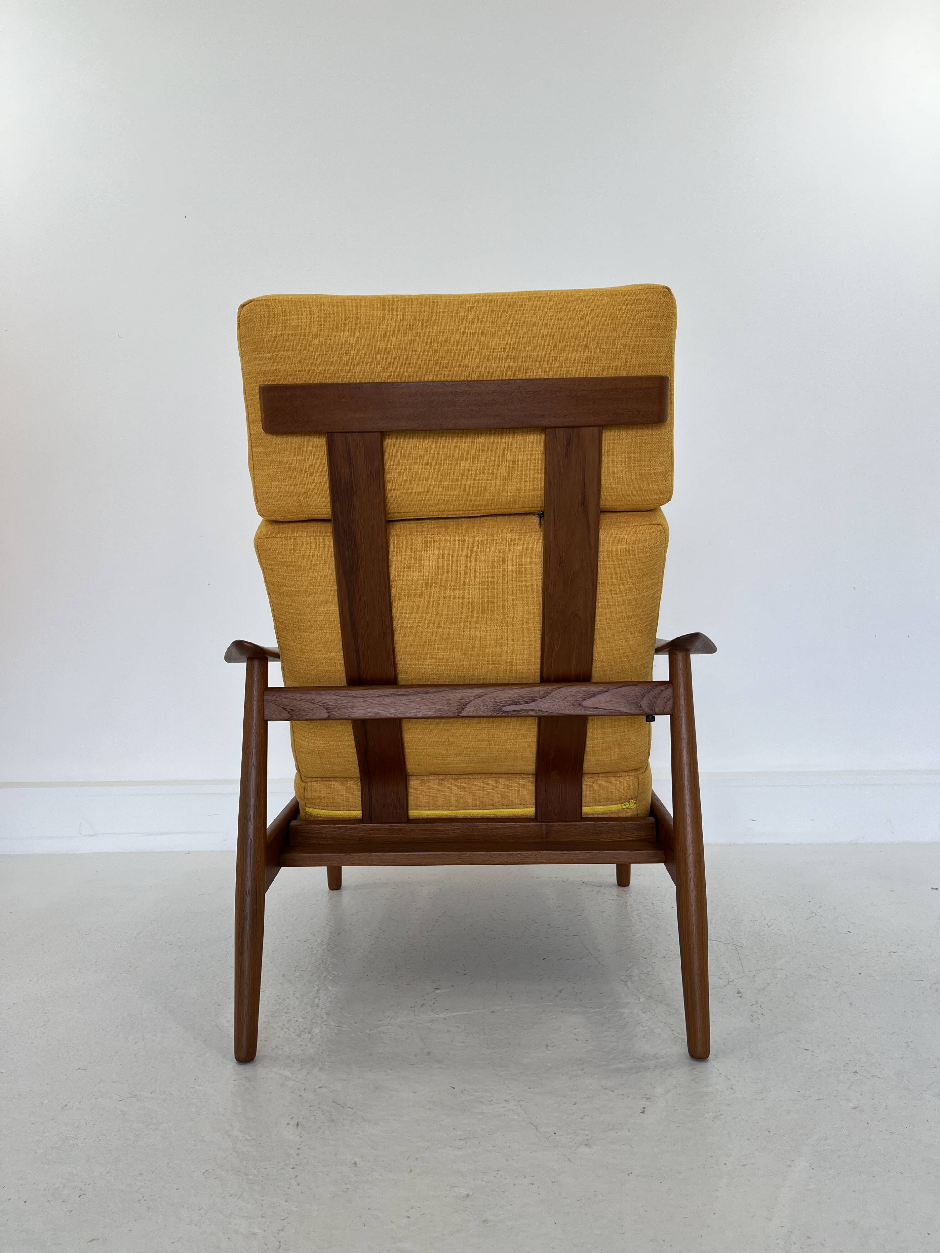 Fauteuil FD 164 en teck par Arne Vodder pour France & Son