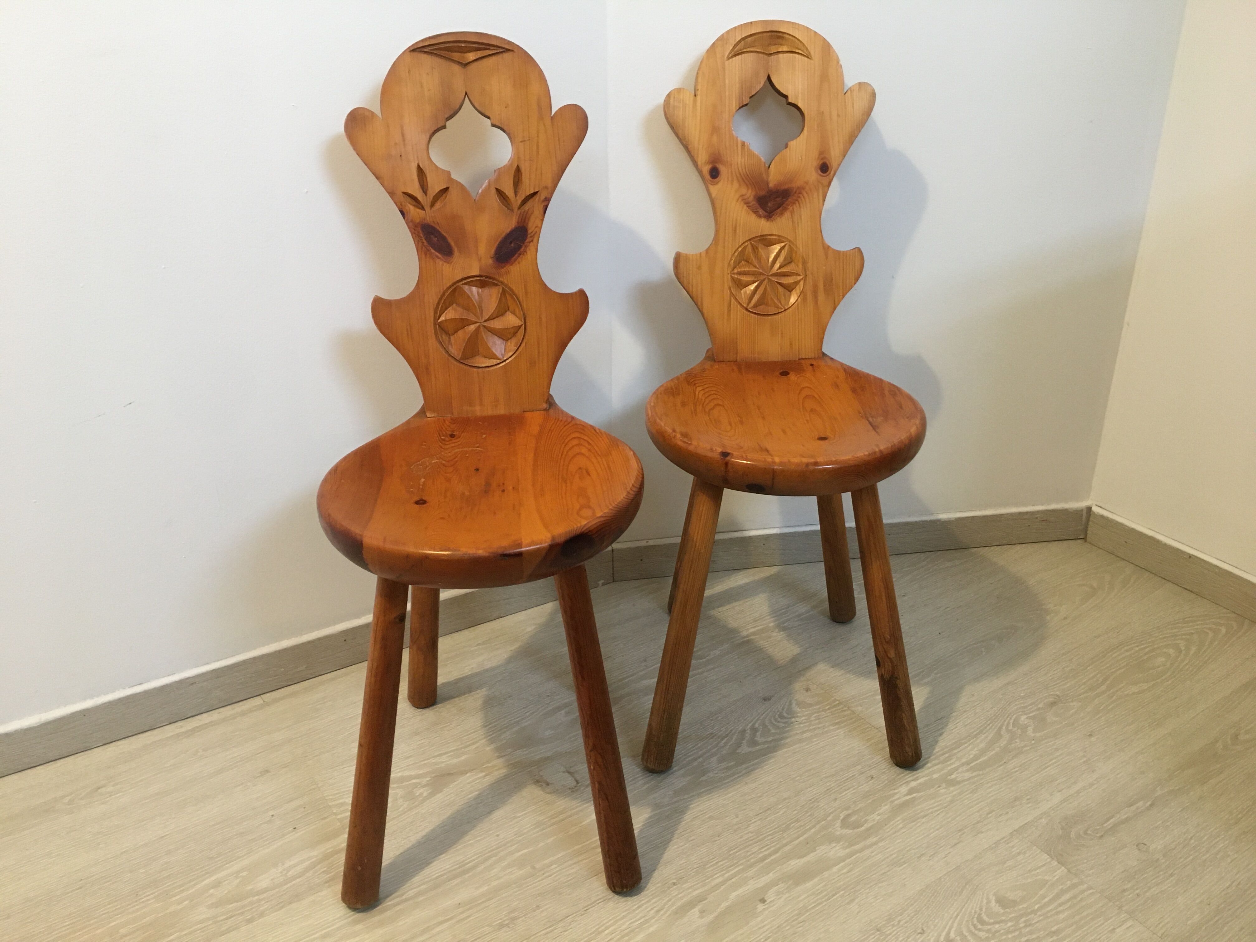 Mountain pine wood chairs