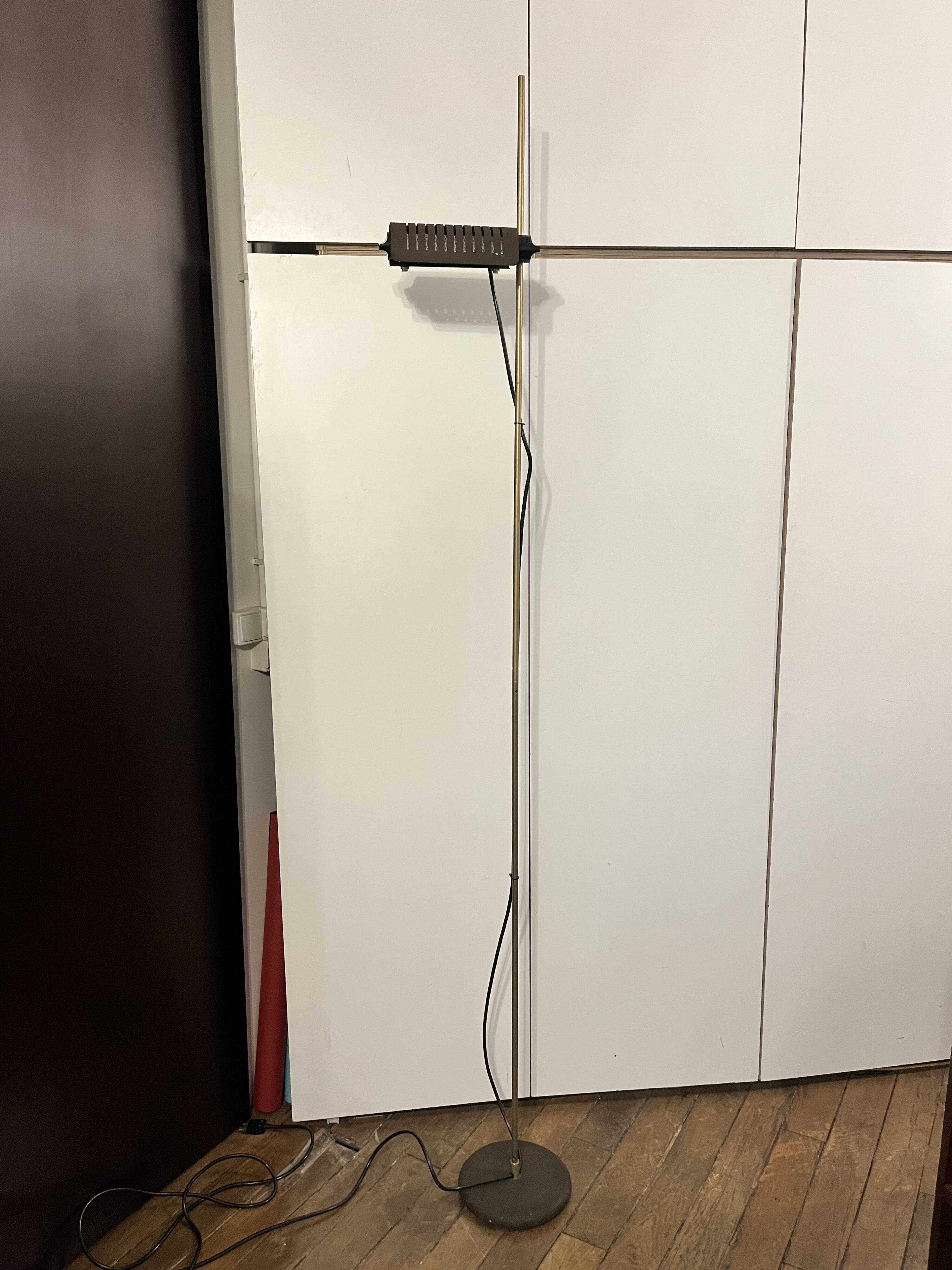 626/L brown floor lamp designed by Joe Colombo, vintage Oluce edition from the 1960s.