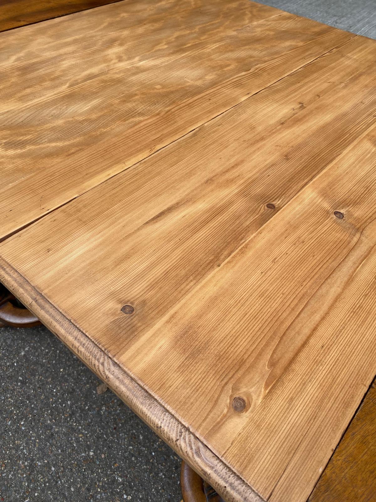 Henri II extendable dining table in solid walnut from the 19th century, 310cm.