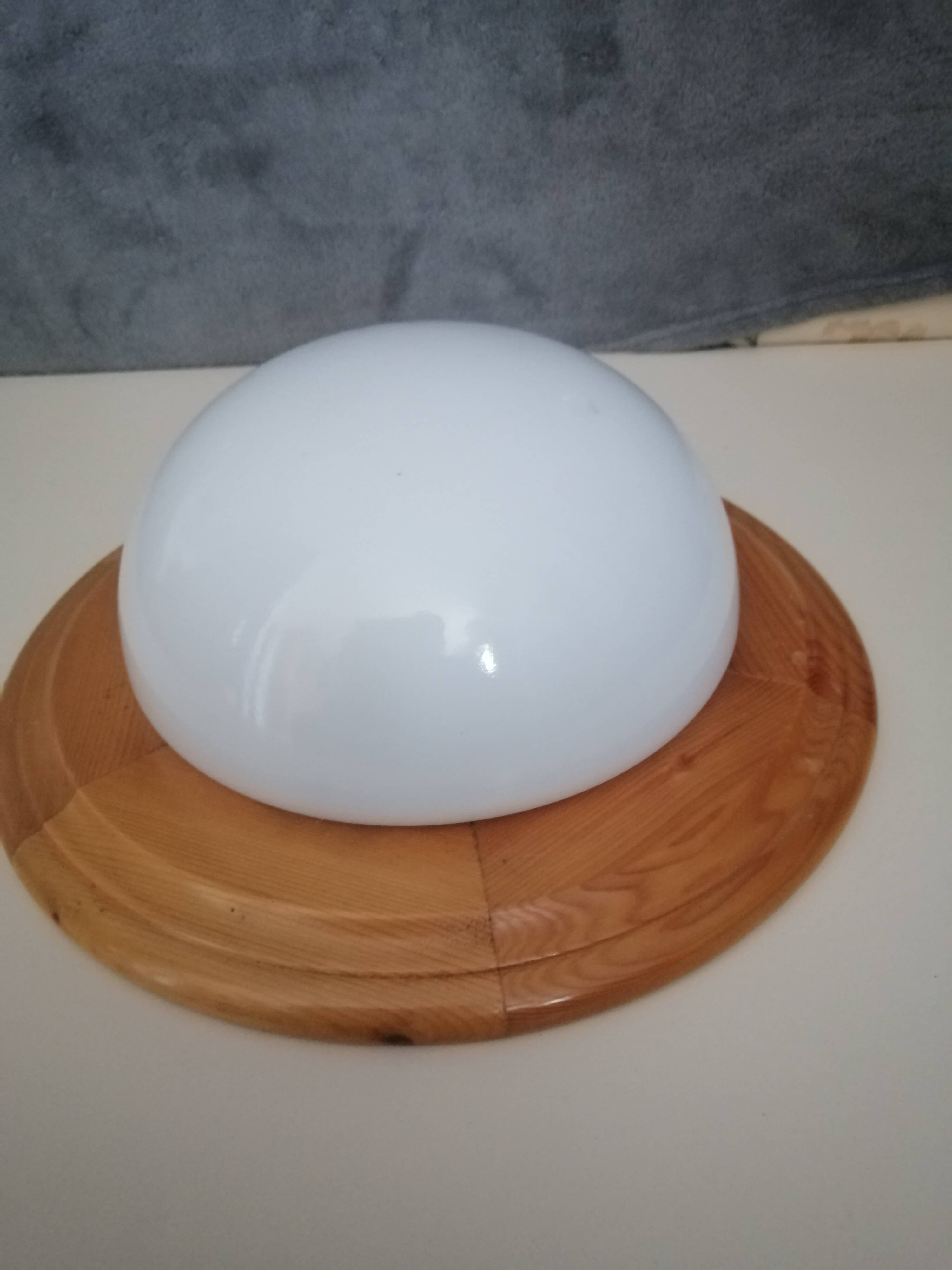 Plafonnier applique en bois et opaline