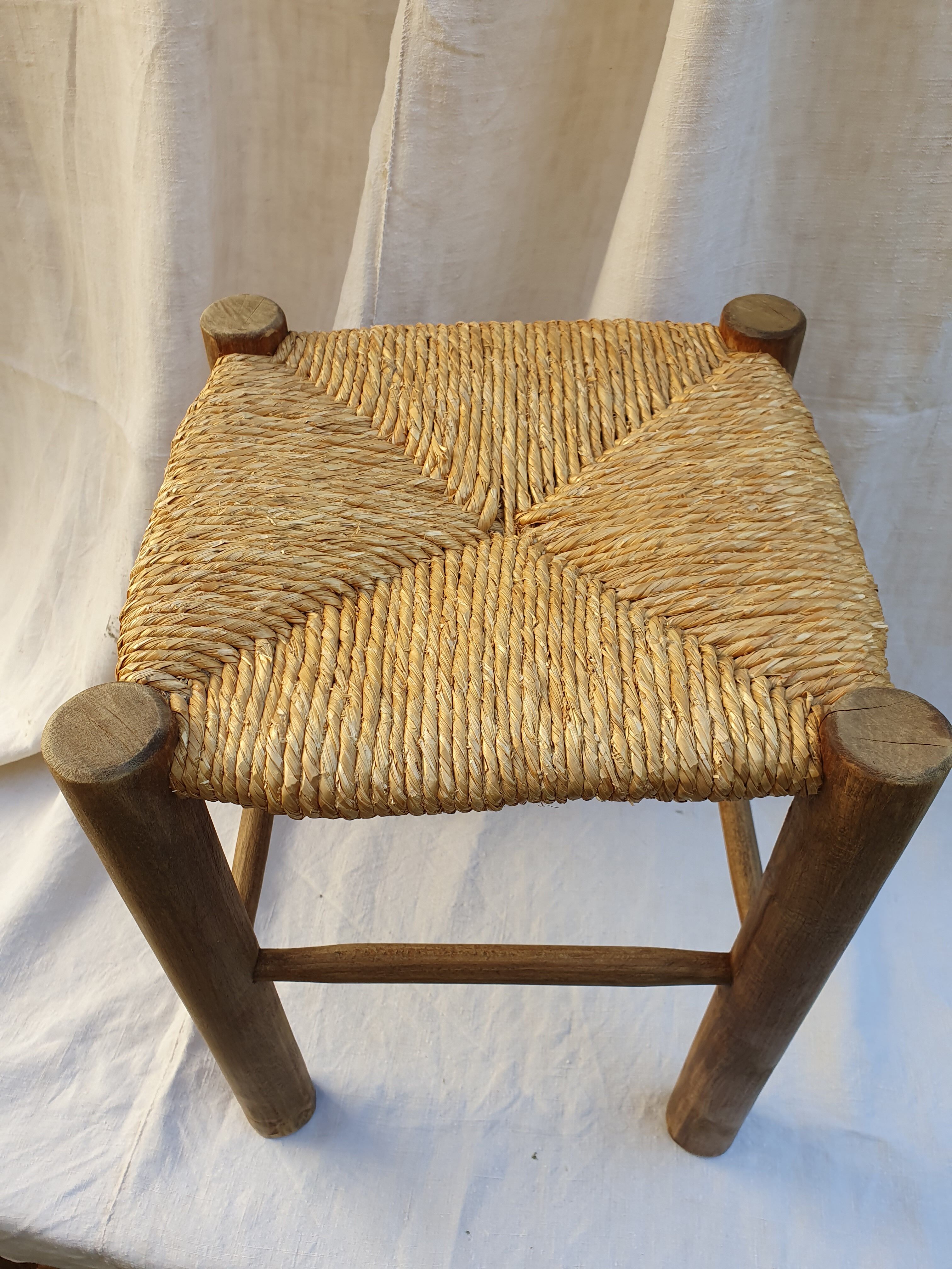 Straw and chestnut tabout