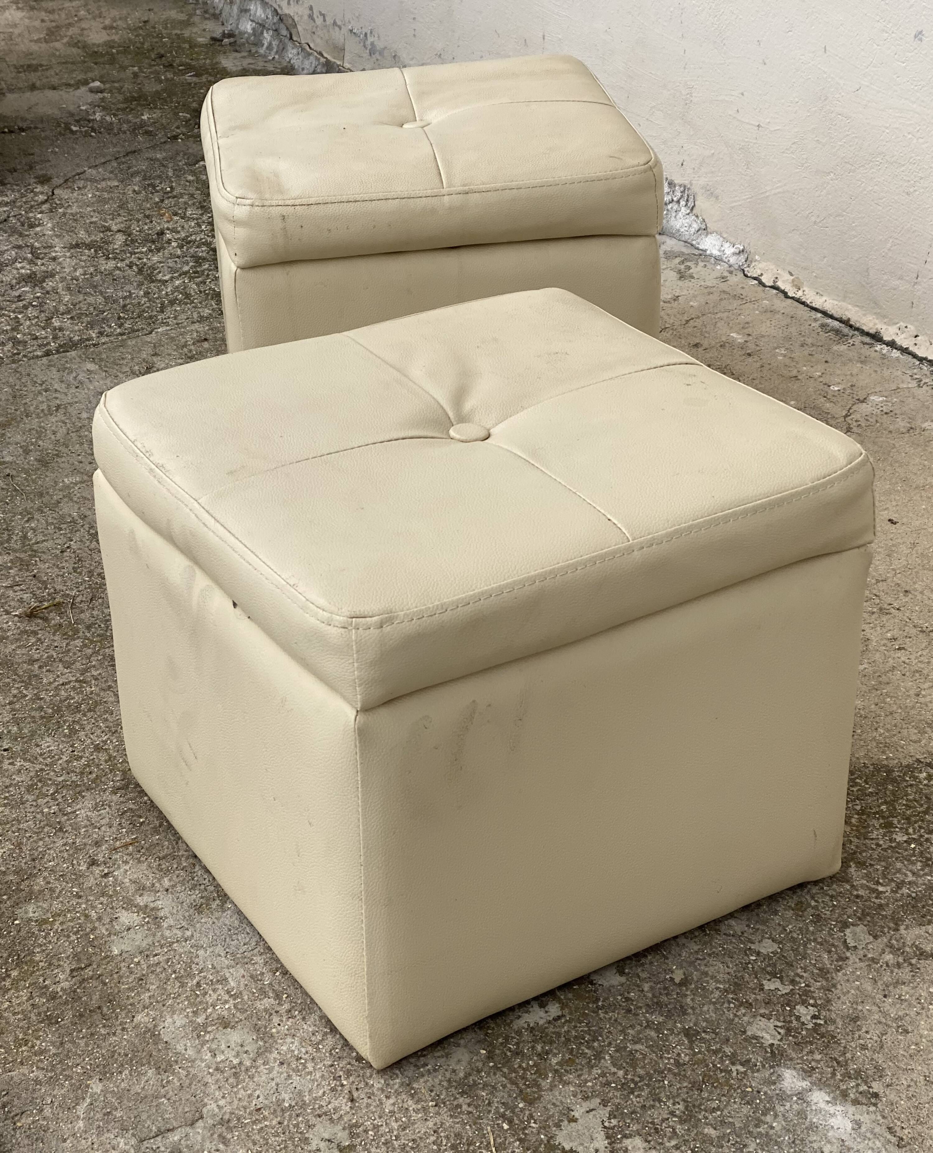Paire de tabourets cube vintage 1980 simili cuir