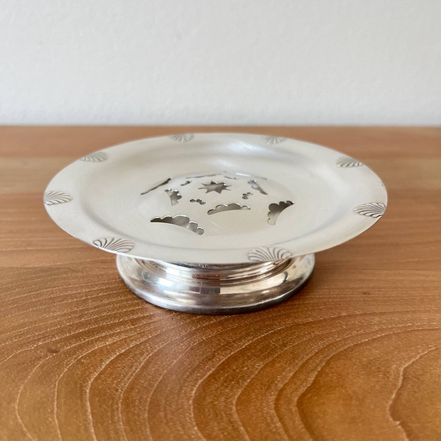 Coquillor butter dish / butter mold by Florador