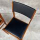 2 chaises vintage en bois et skaï