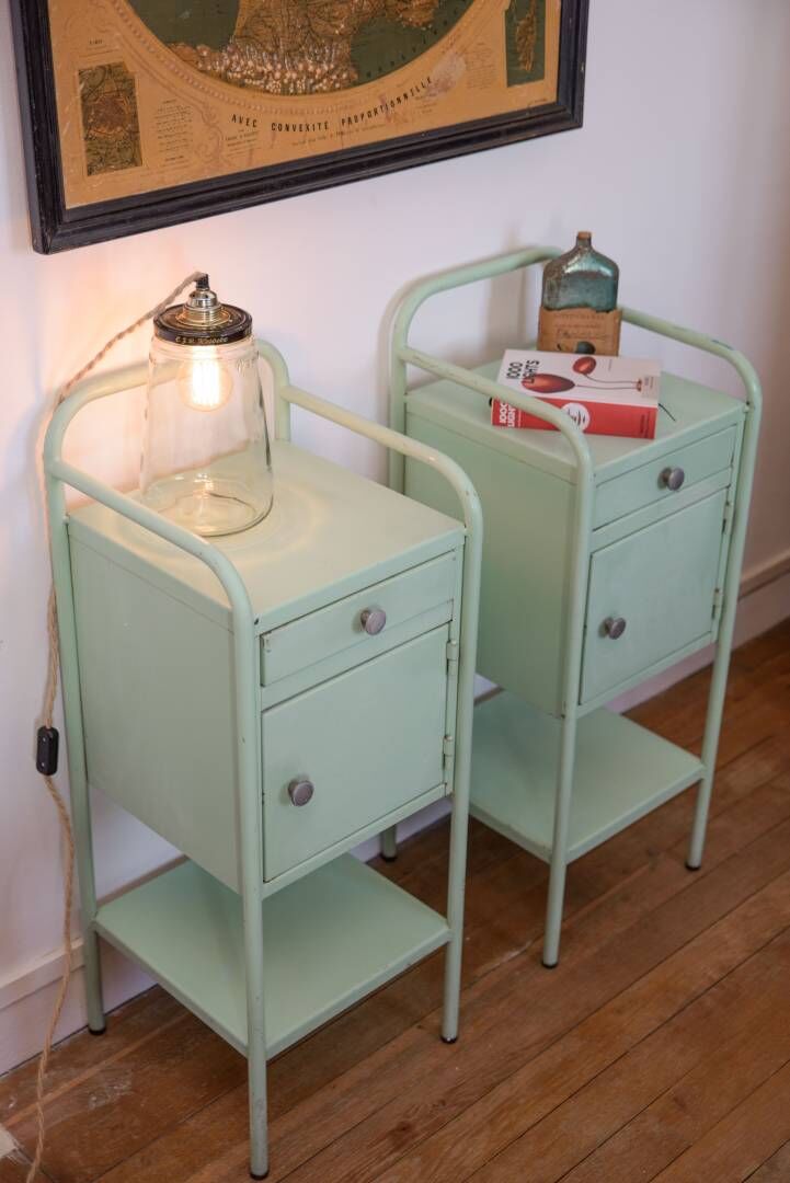 Pair of nightstands to hospital mint
