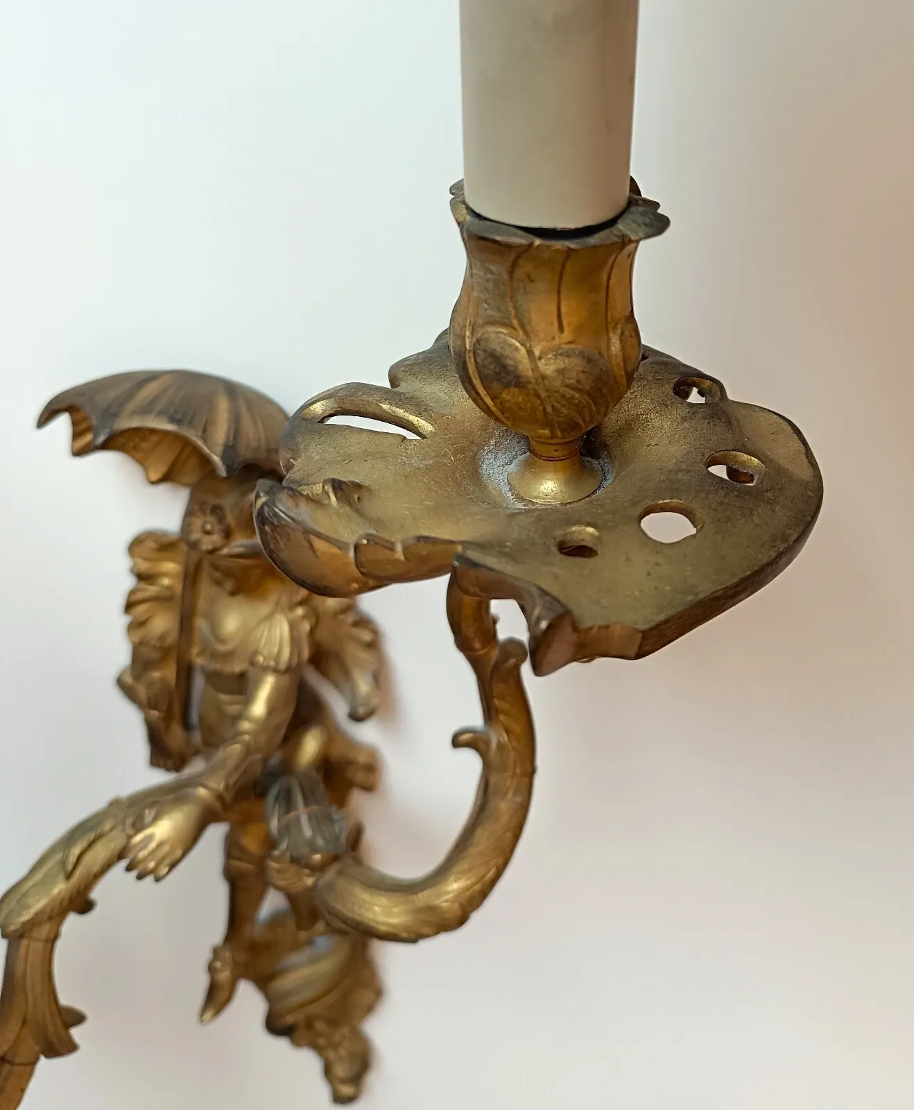Pair of Régence style wall sconces in gilded bronze