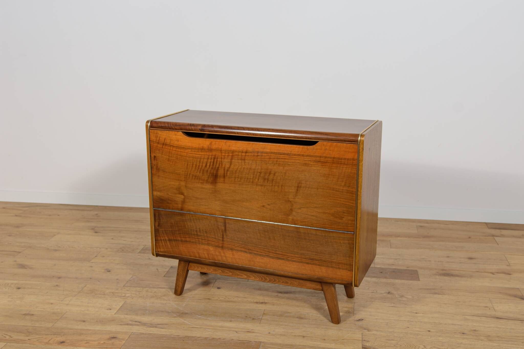 Bar cabinet model U391 by Bohumil Landsman for Jitona, 1960s