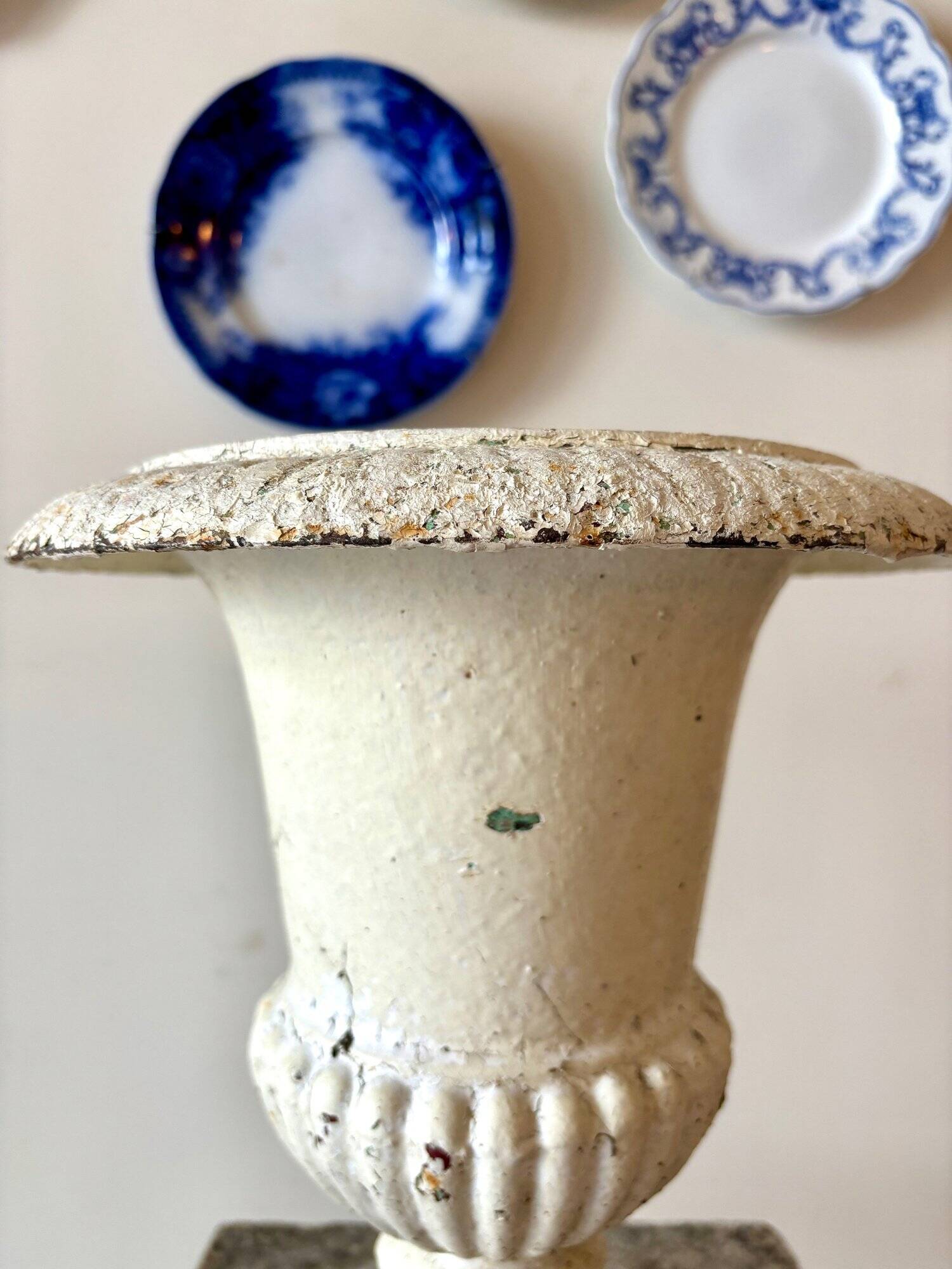 Medici pot in white cast iron - shower base