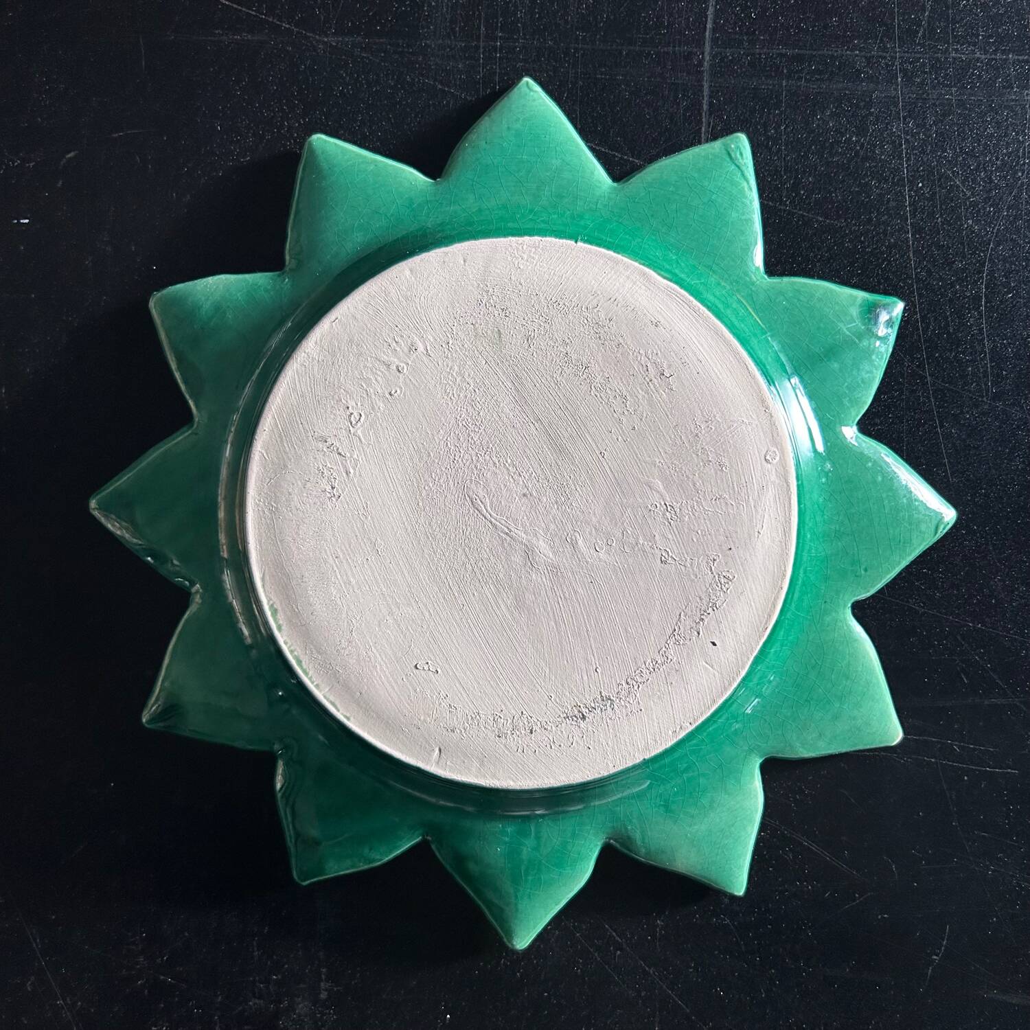 Garden green star dish